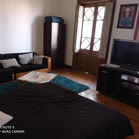 Hostal Irreal Santiago del Cile Esterno foto